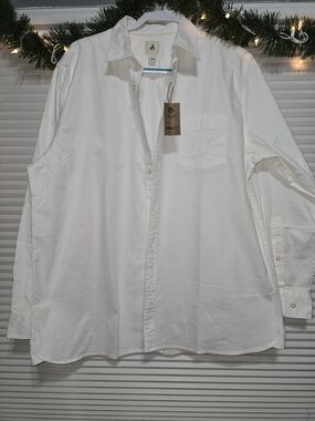 Amazon Aware Classic White Men's Button-Down Shirt